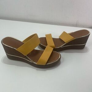 Contessa  Italian Leather Shoes 8.5M Brown Mustard Yellow Strappy Wedge Sandals